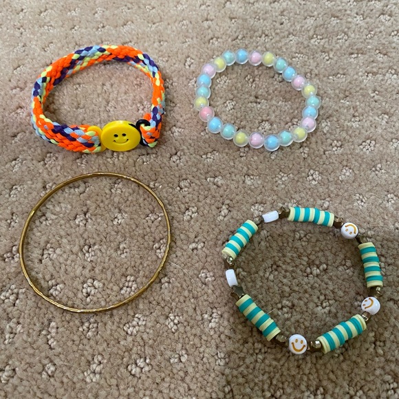 11 pack jewelry (10 bracelets, 1 ring) - Picture 3 of 5
